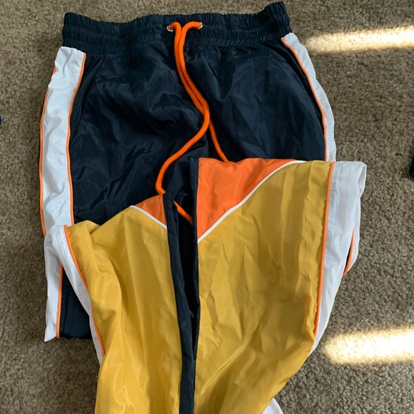 Fashion nova two piece pants and jacket track suit - Picture 7 of 9